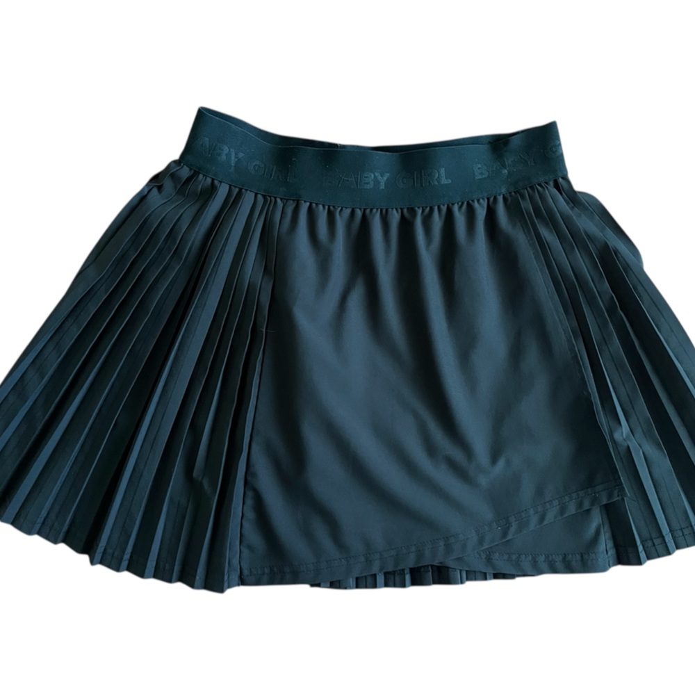 Elegant Black Pleated Skort